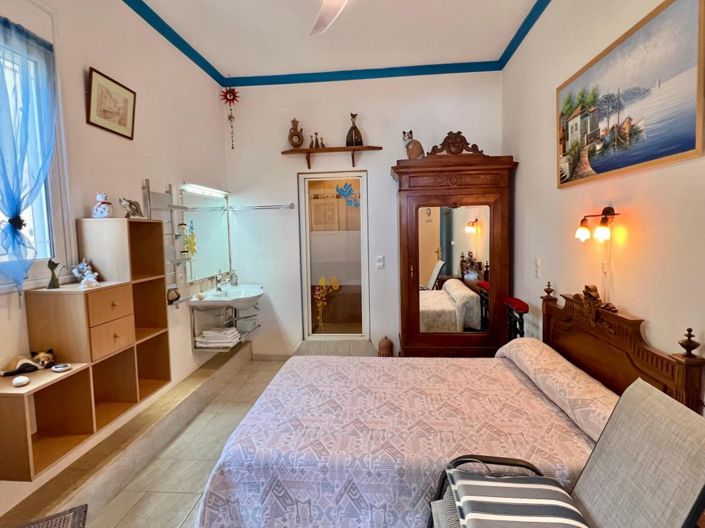 Image No.7-6 Bed House for sale