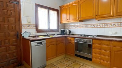 ho474644villaforsalemorairawalkingdistanceins