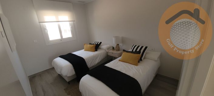 Image No.14-3 Bed Townhouse for sale