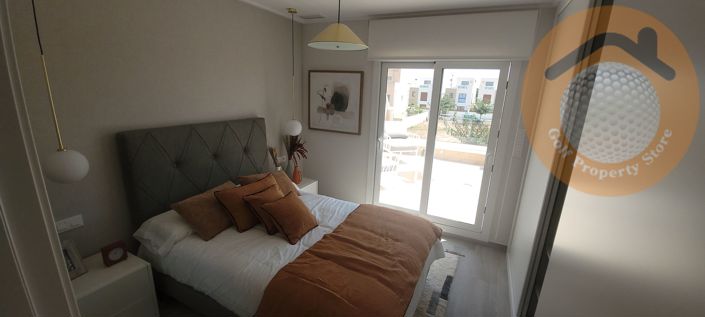 Image No.8-3 Bed Townhouse for sale