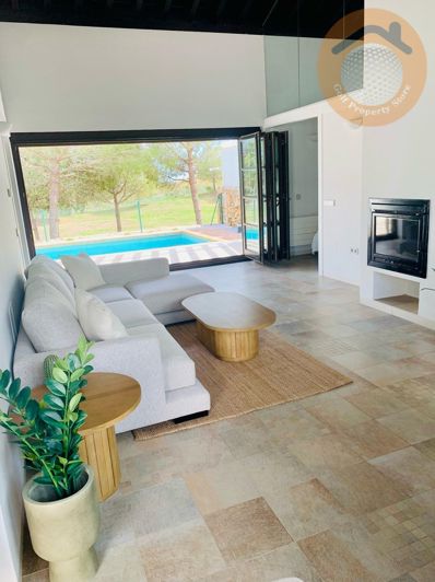 Image No.4-2 Bed Villa for sale