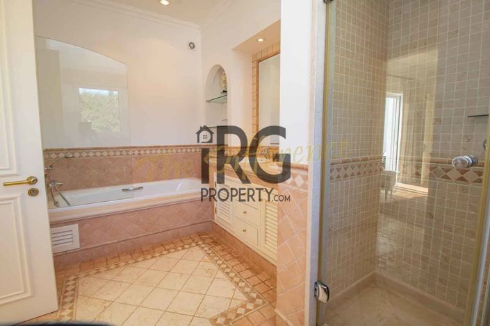 Image No.40-5 Bed Villa for sale