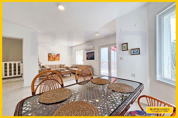Image No.8-4 Bed Semi-Detached for sale