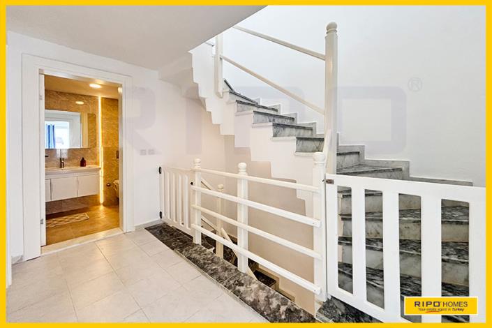 Image No.18-4 Bed Semi-Detached for sale