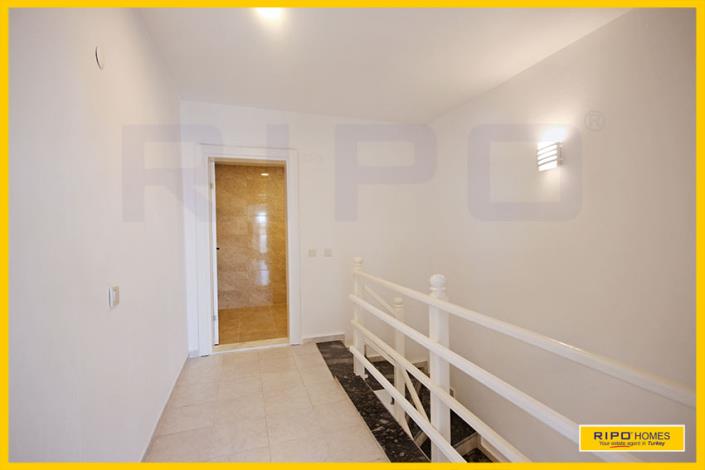 Image No.39-4 Bed Semi-Detached for sale