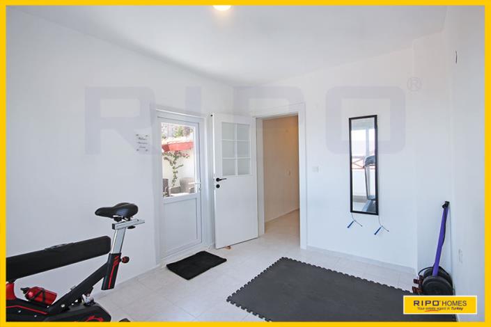 Image No.43-4 Bed Semi-Detached for sale