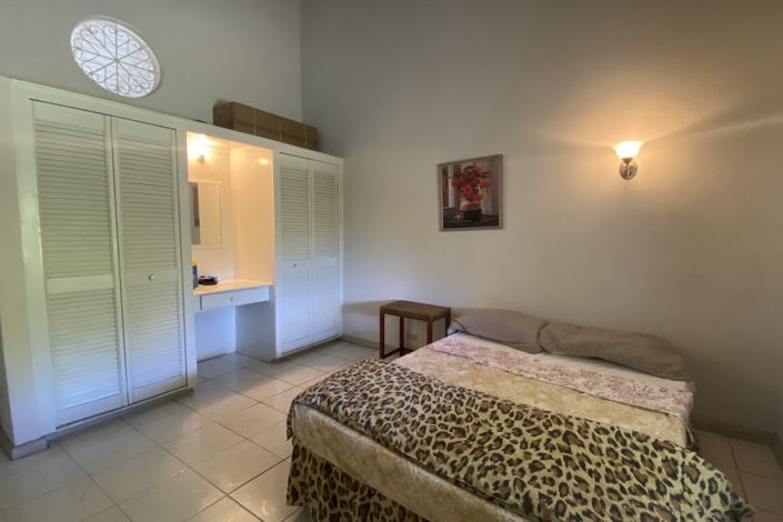 Image No.12-4 Bed Property for sale