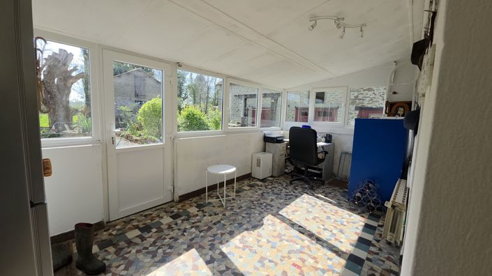 Image No.10-3 Bed Property for sale