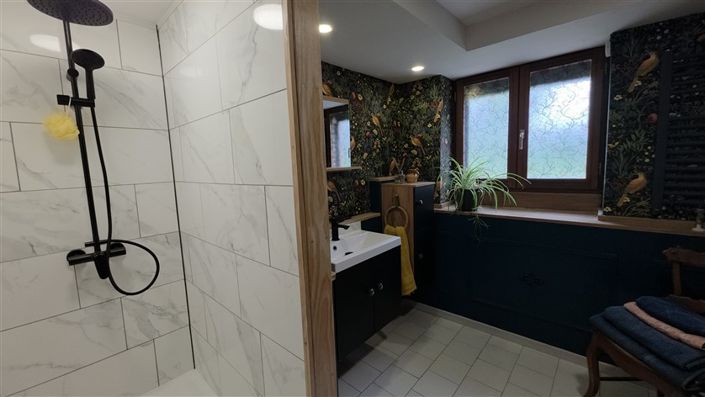Image No.10-5 Bed House for sale