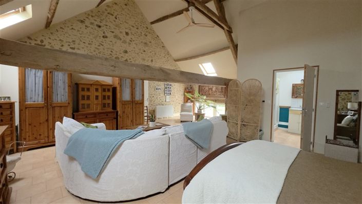 Image No.17-5 Bed House for sale