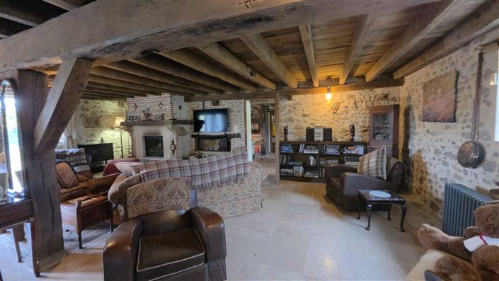 Image No.19-5 Bed House for sale
