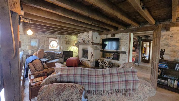 Image No.7-5 Bed House for sale