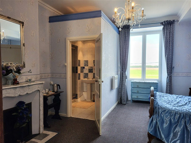 Image No.19-9 Bed Chateaux for sale