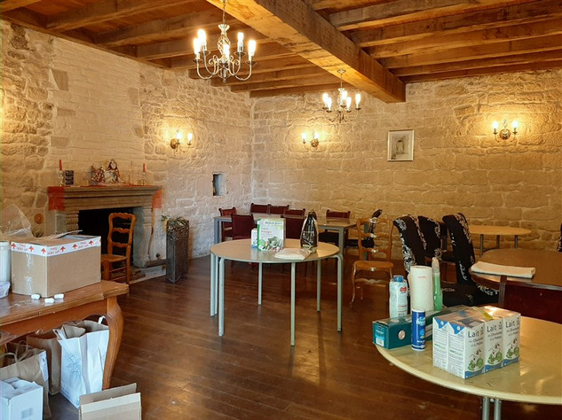 Image No.27-9 Bed Chateaux for sale