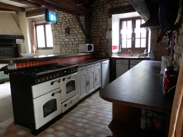 Image No.6-9 Bed Chateaux for sale