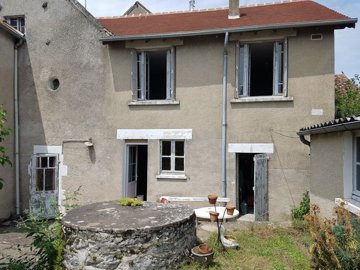 1 - Liglet, Maison