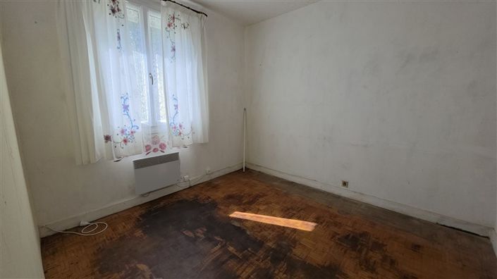 Image No.6-3 Bed House for sale
