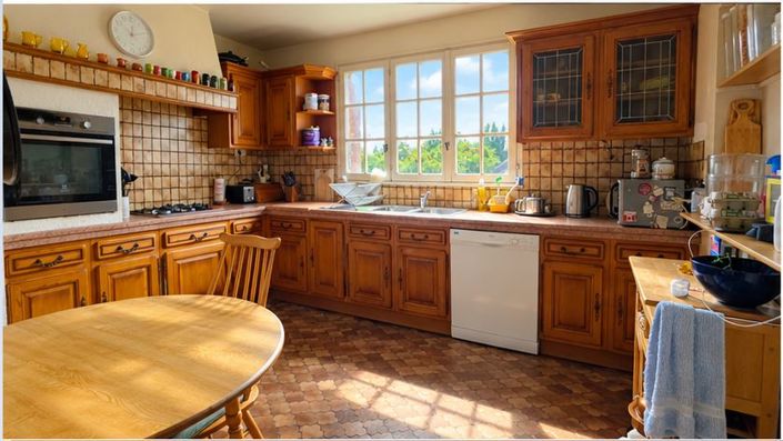 Image No.7-6 Bed Property for sale