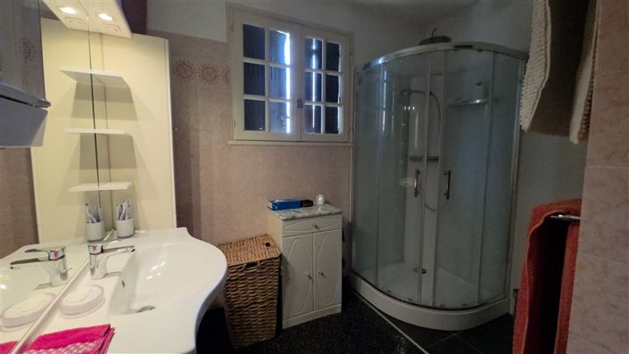 Image No.13-6 Bed Property for sale