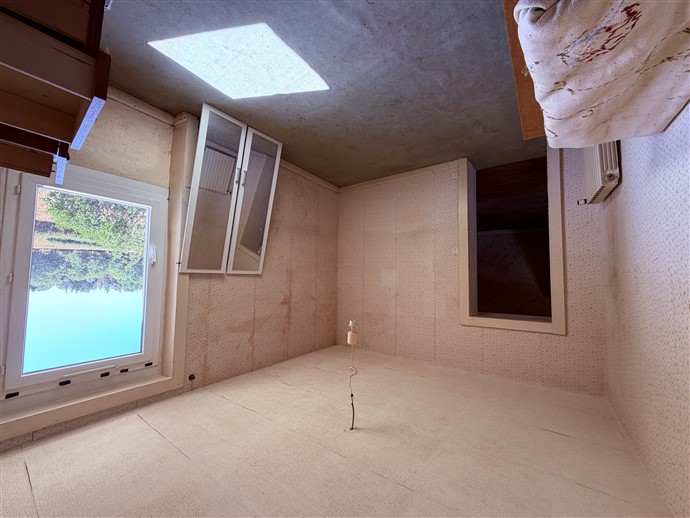 Image No.20-3 Bed House for sale