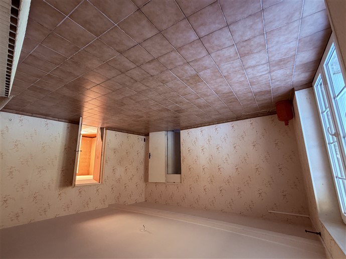 Image No.8-3 Bed House for sale