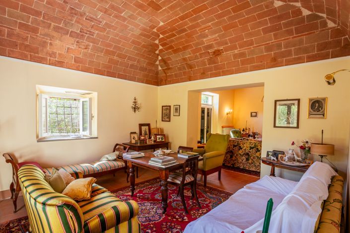 Image No.4-Propriété de 4 chambres à vendre
