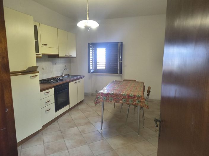 Image No.8-7 Bed House for sale