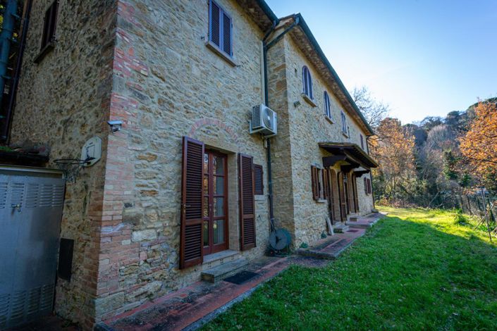 Image No.2-4 Bed Property for sale