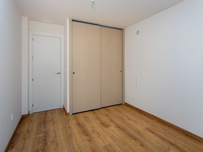 Image No.10-3 Bed Apartment for sale