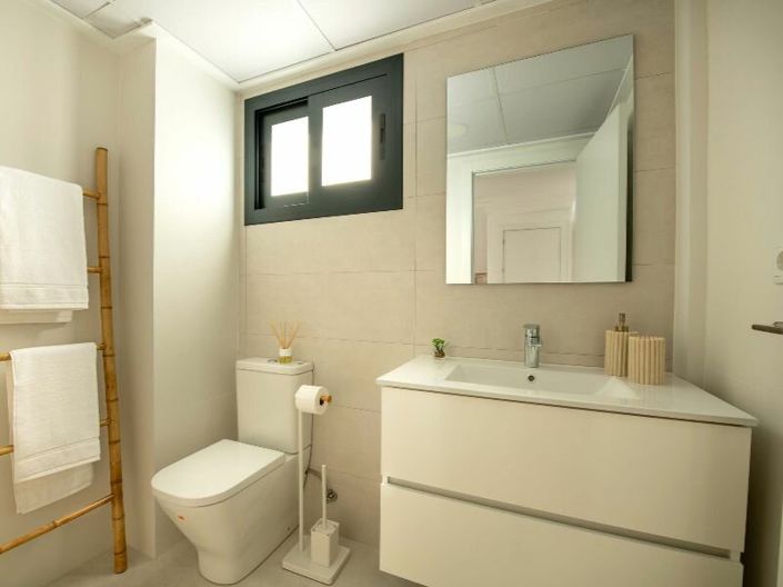 Image No.10-3 Bed Bungalow for sale