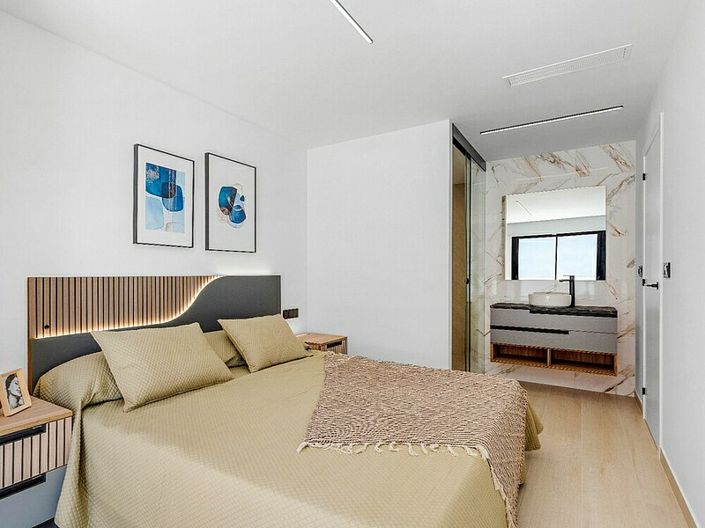 Image No.11-3 Bed Apartment for sale