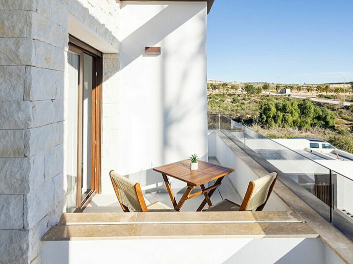 Image No.10-3 Bed Villa for sale