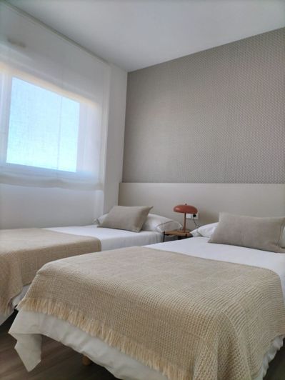 Image No.17-2 Bed House for sale