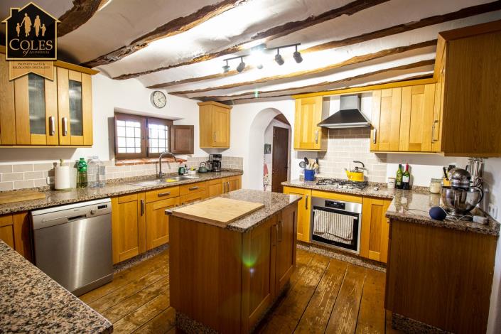 Image No.25-8 Bed Cortijo for sale