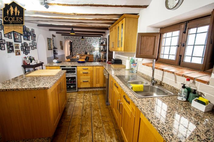 Image No.26-8 Bed Cortijo for sale