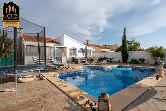 Image No.3-2 Bed Villa / Detached for sale