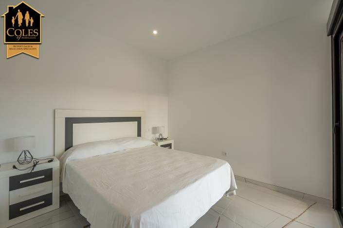 Image No.25-2 Bed Villa / Detached for sale