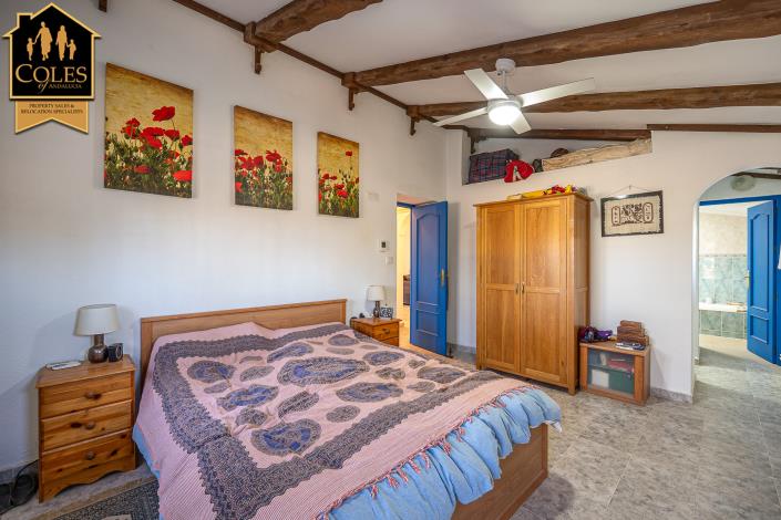Image No.32-3 Bed Cortijo for sale