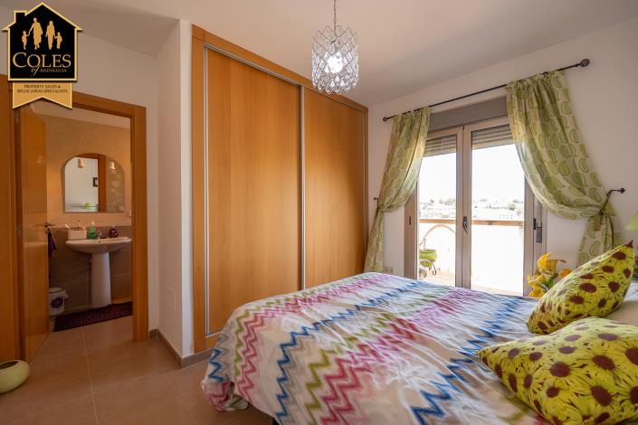 Image No.24-3 Bed Apartment for sale
