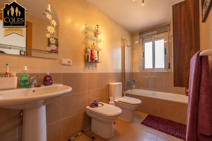 Image No.25-3 Bed Apartment for sale