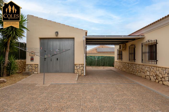 Image No.8-3 Bed Villa / Detached for sale