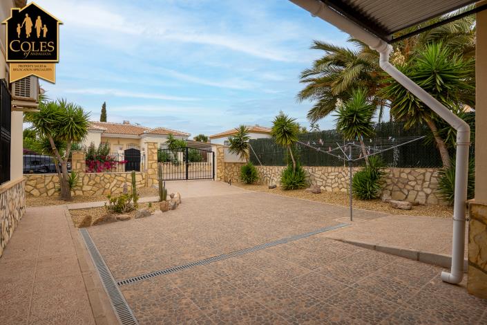 Image No.9-3 Bed Villa / Detached for sale