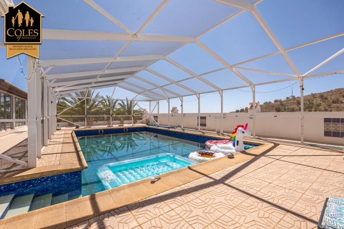 Image No.5-4 Bed Villa / Detached for sale