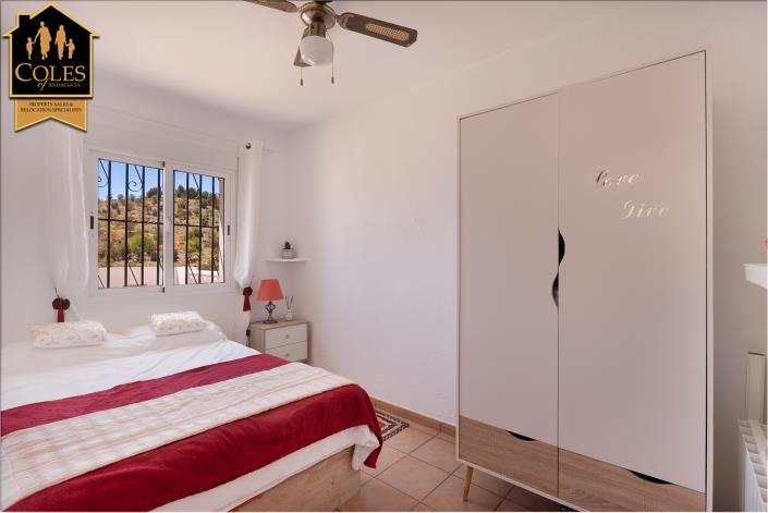 Image No.19-4 Bed Villa / Detached for sale