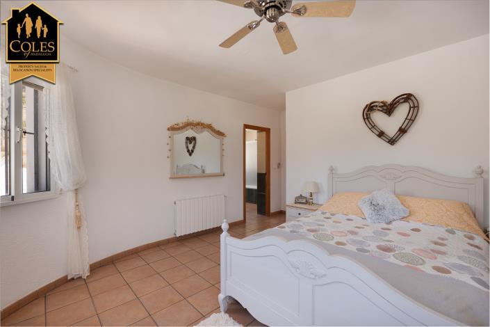 Image No.22-4 Bed Villa / Detached for sale