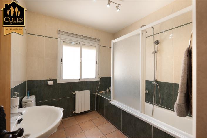 Image No.26-4 Bed Villa / Detached for sale