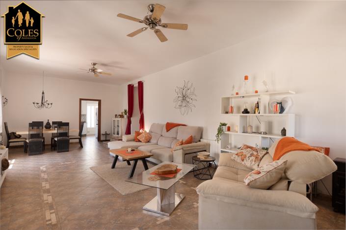 Image No.35-4 Bed Villa / Detached for sale