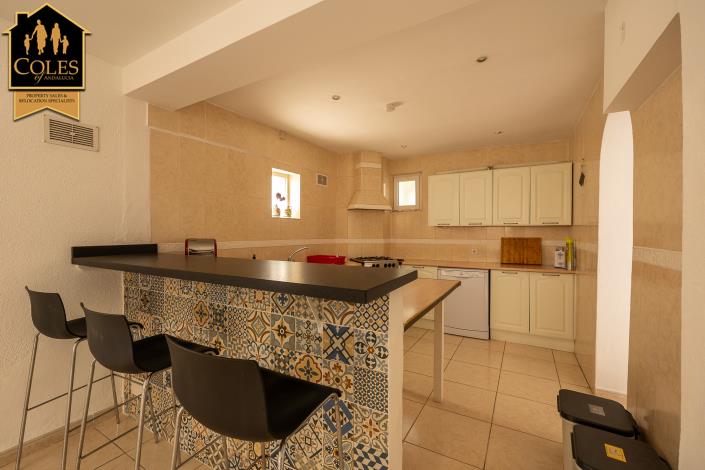 Image No.11-4 Bed Villa / Detached for sale