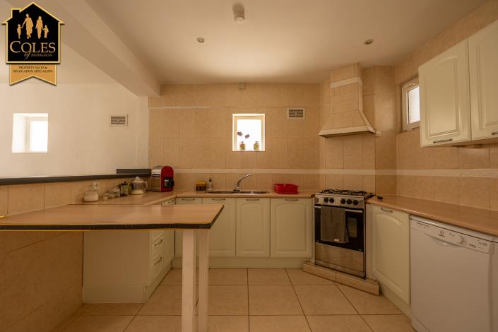 Image No.12-4 Bed Villa / Detached for sale