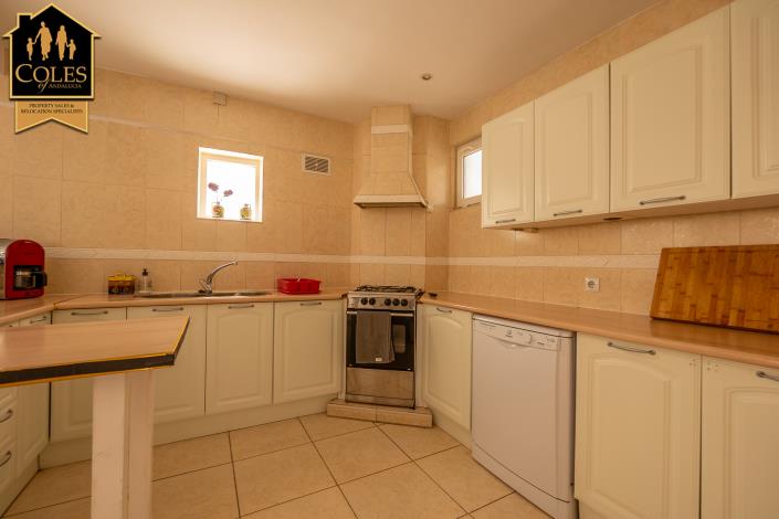 Image No.14-4 Bed Villa / Detached for sale